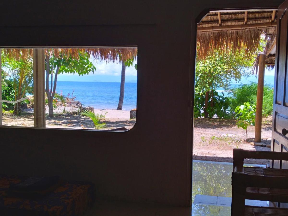 East Lombok Dive Hotel - 3 Private Rooms On The Beach With Seaview & Scuba Diving Center Labuhan Pandan ภายนอก รูปภาพ