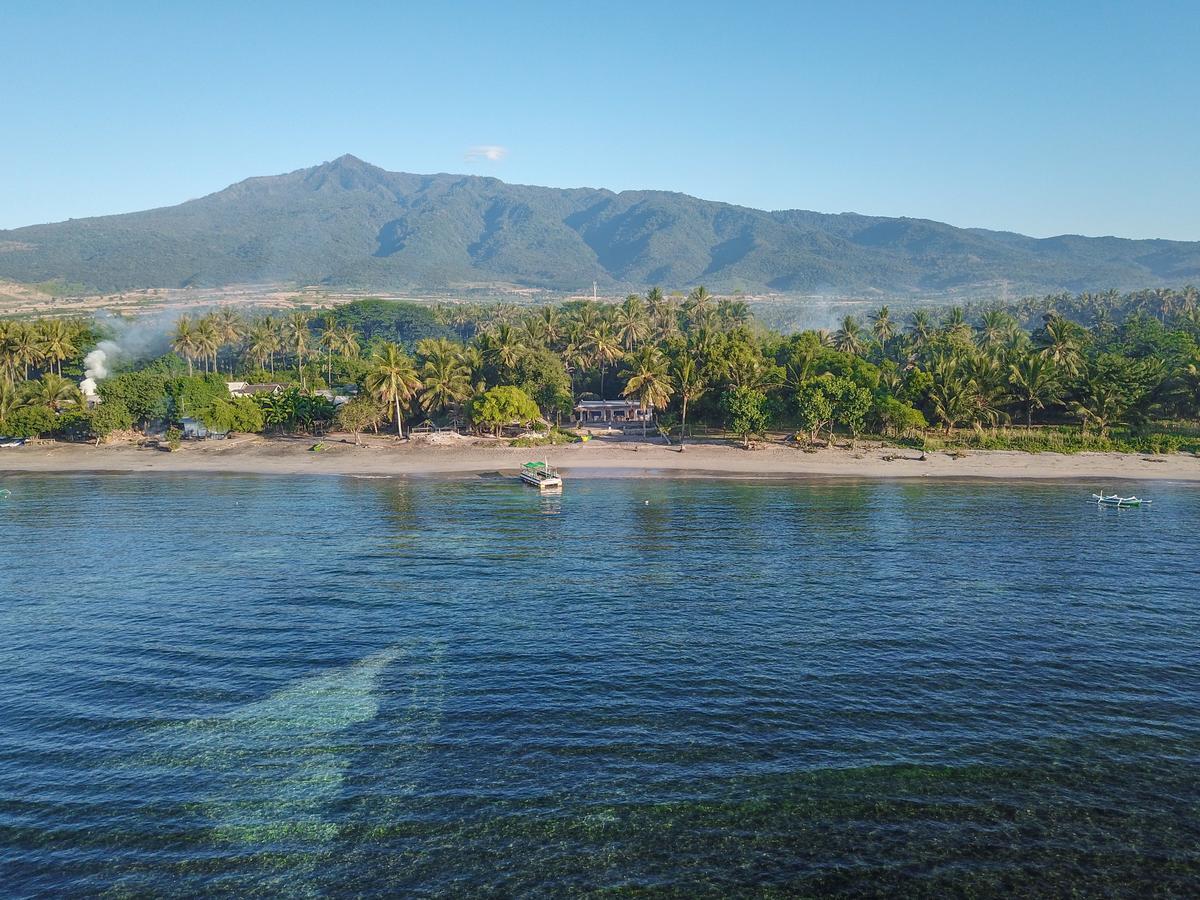 East Lombok Dive Hotel - 3 Private Rooms On The Beach With Seaview & Scuba Diving Center Labuhan Pandan ภายนอก รูปภาพ